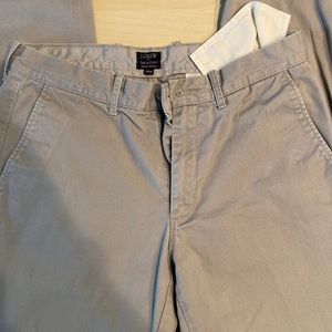 JCrew men’s Sutton gray chino pants 31x32